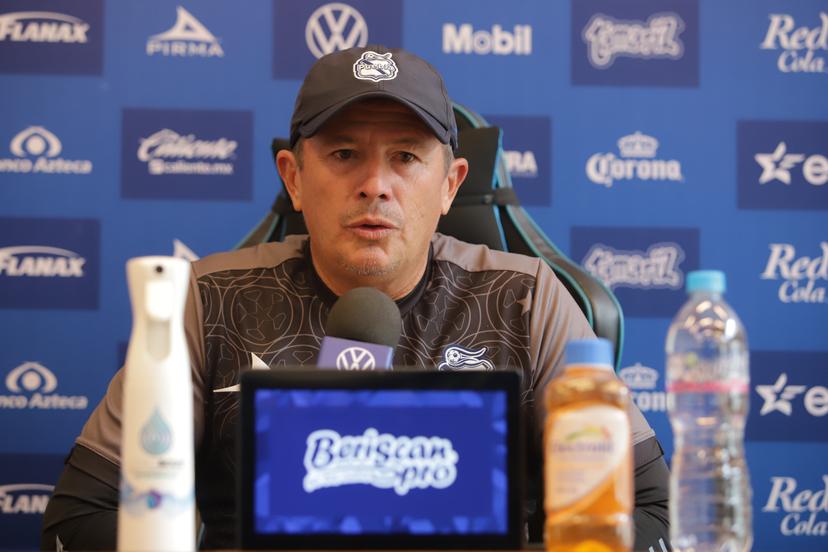 Ricardo Carbajal se queda como técnico del Puebla