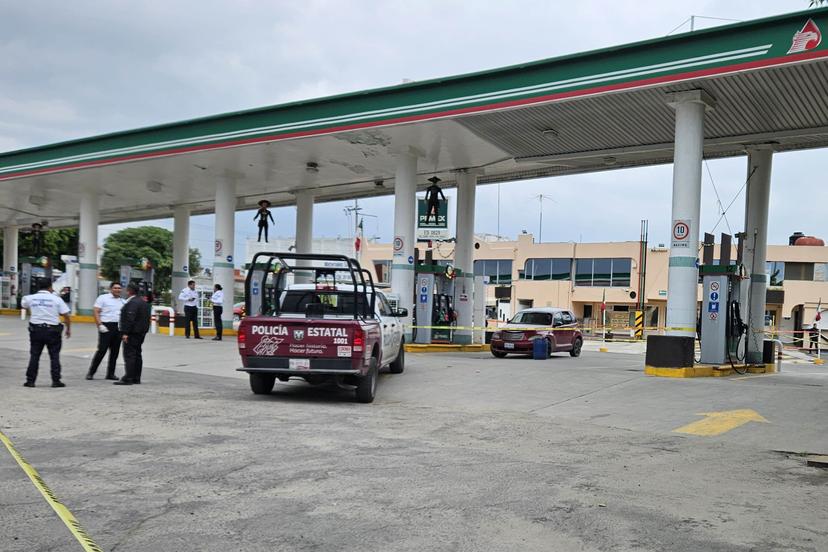 Mujer sobrevive tras ser baleada por su ex pareja en una gasolinera de Puebla