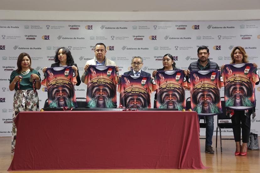 VIDEO Presentan playera y medalla de la carrera Cerro de los Dioses 2024