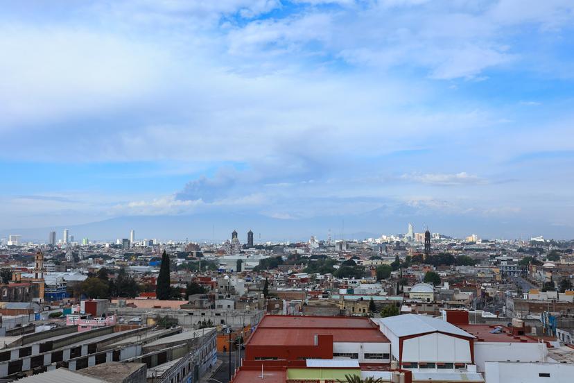 Amanecen nevados el Popocatépetl y el Iztaccíhuatl