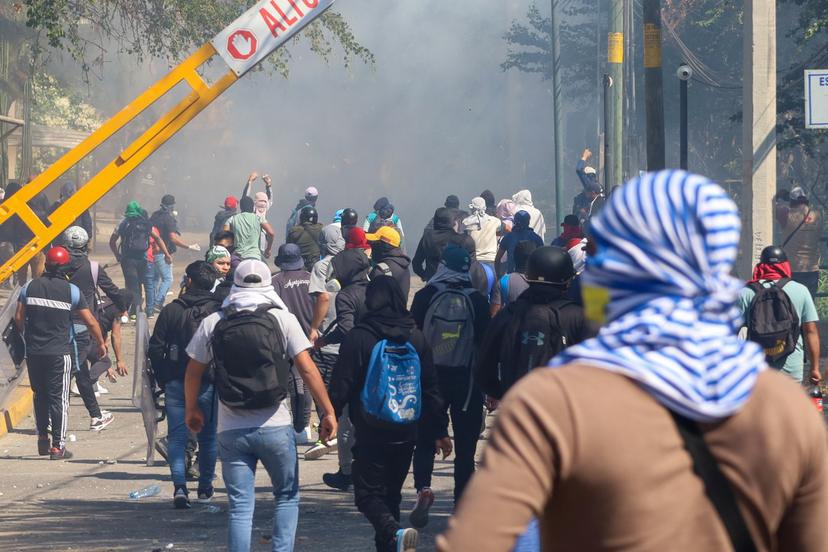 López Obrador llama fresas a normalistas de Ayotzinapa