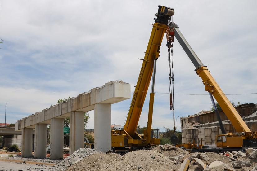 Ya fue demolido puente en Vía Atlixcáyotl