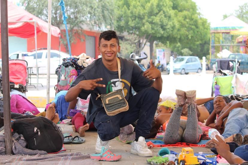 Arriba caravana de mil migrantes a Ajalpan