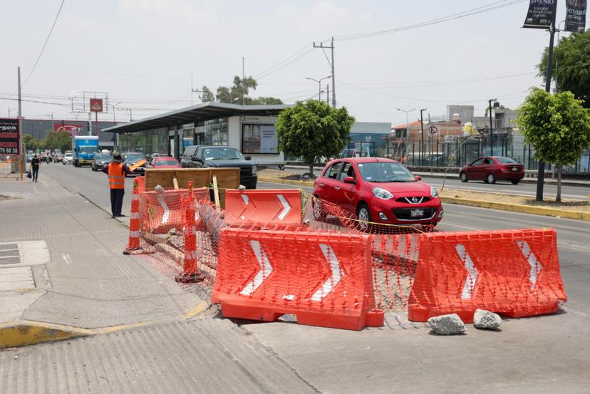 VIDEO Trabajos de drenaje provoca tránsito lento en la 11 Sur