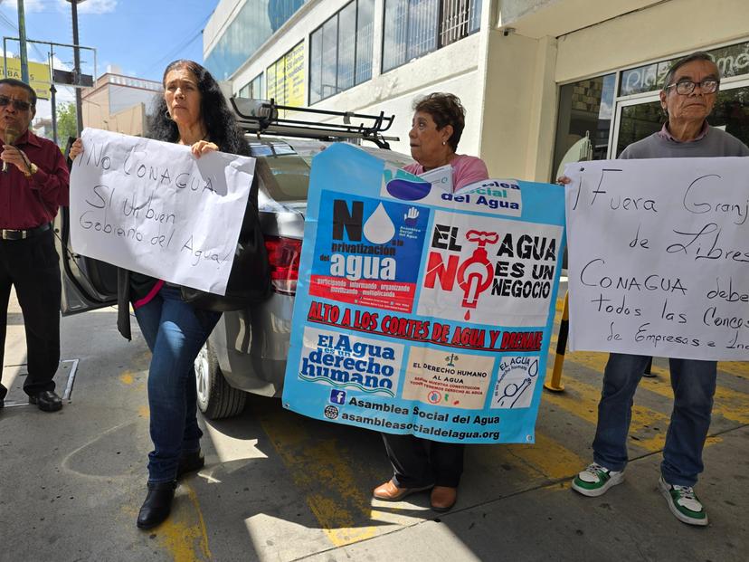 VIDEO Habitantes realizan manifestación, exigen salida de Granjas Carroll de Libres