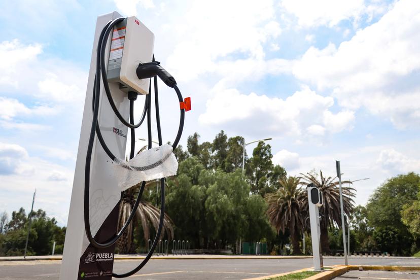 VIDEO Instalan cargador eléctrico en Los Fuertes de Loreto