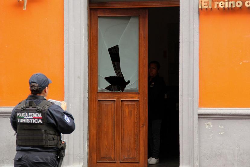 VIDEO Se desata riña en la Fonda Margarita en el Centro Histórico de Puebla