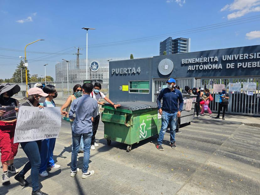 Varias Facultades de la BUAP mantienen tomadas sus Unidades Académicas