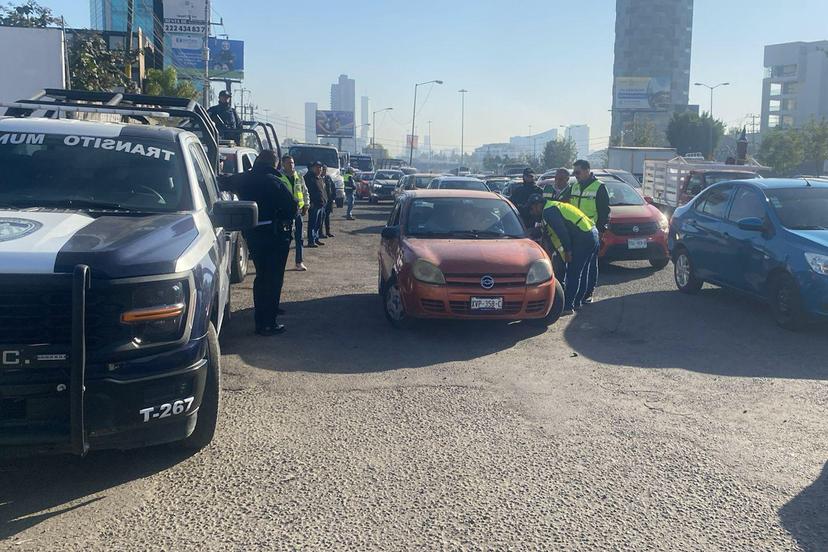 Atención, este jueves habrá manifestación de taxis piratas en Atlixcáyotl