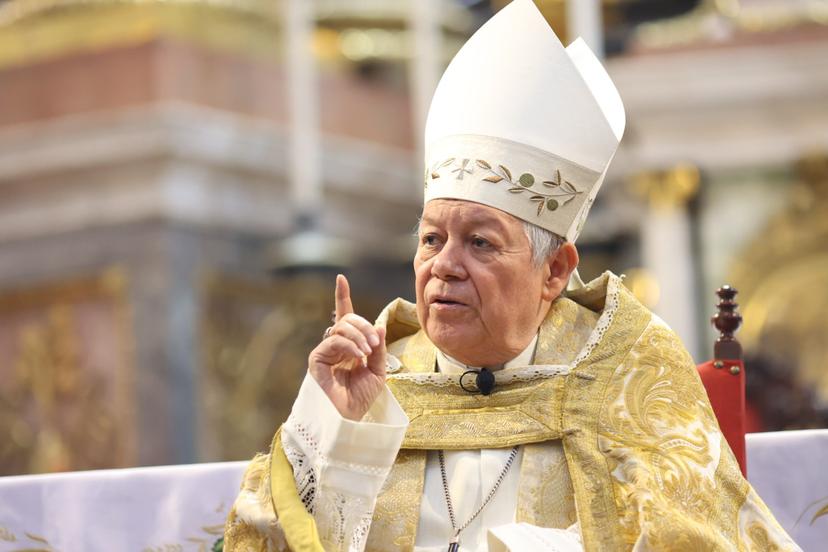 Arzobispo Víctor Sánchez presentará su renuncia, pero seguirá al frente de la Iglesia Poblana