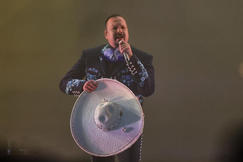 VIDEO Pepe Aguilar se roba el corazón de los poblanos