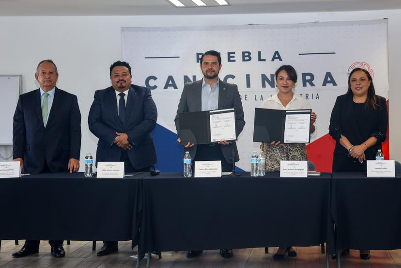 Signan convenio Canacintra y Nafin