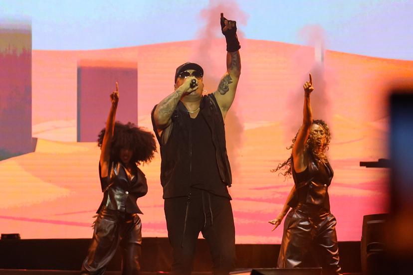 VIDEO El reguetonero Wisin la arma en grande en el Teatro del Pueblo