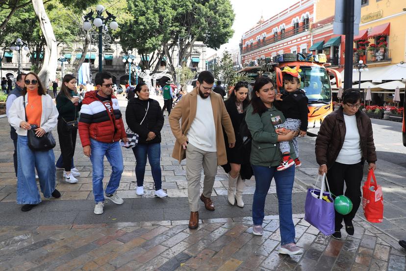 VIDEO Importante flujo de turistas nacionales y extranjeros en Puebla