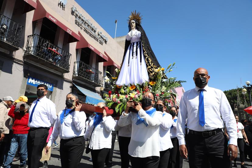 Realizan Procesión de la Virgen de la Soledad