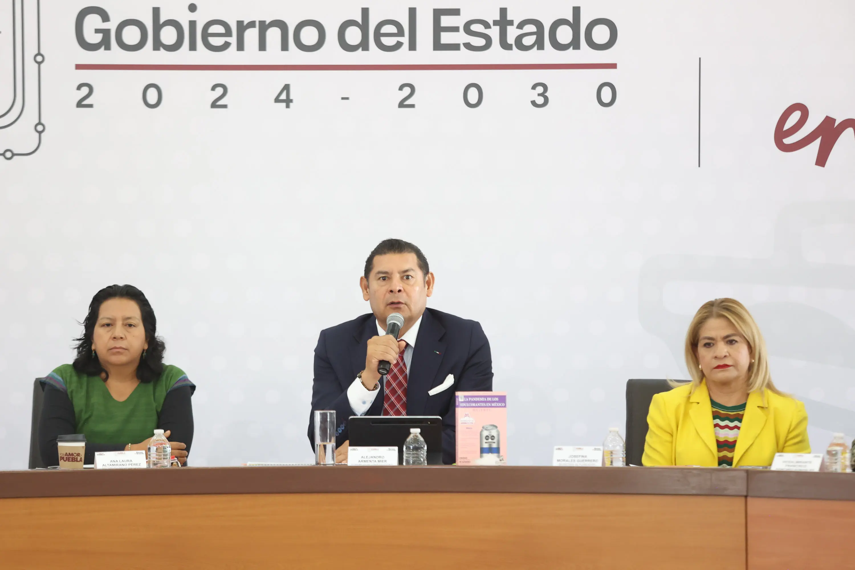 Gobierno de Puebla abre 478 expedientes por corrupción y destituye a 2 funcionarios