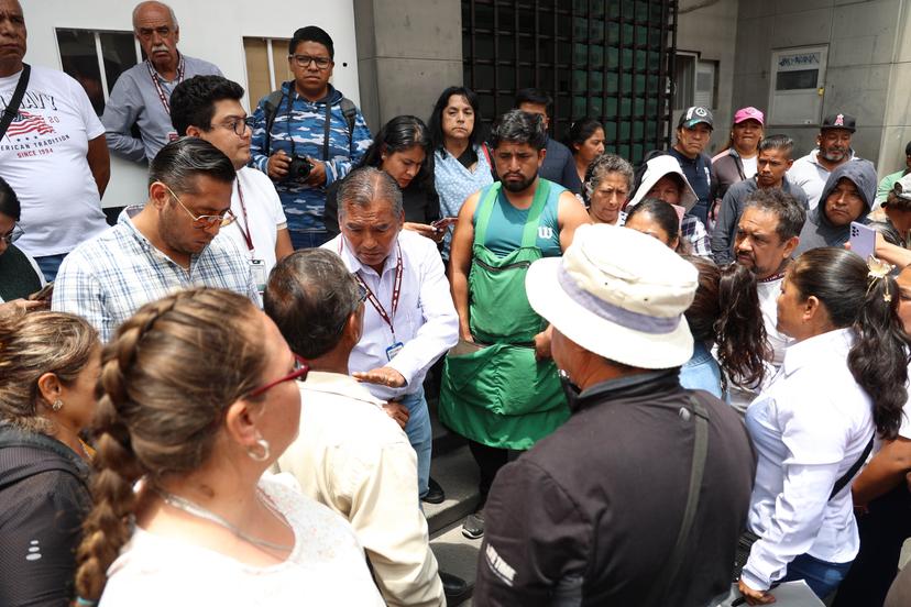 Ambulantes de la Central de Abastos se reúnen con Gobernación Municipal