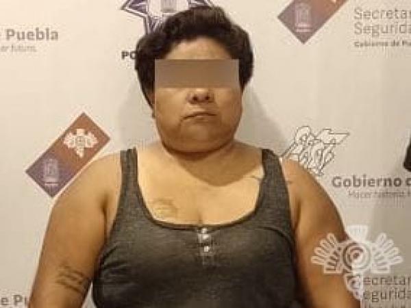 Cae Adriana con 48 dosis de cristal y marihuana en Tehuacán