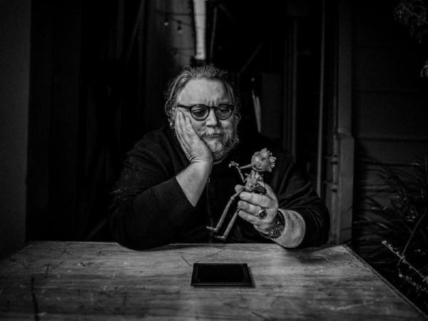 Guillermo del Toro se lleva Globo de Oro por Pinocho