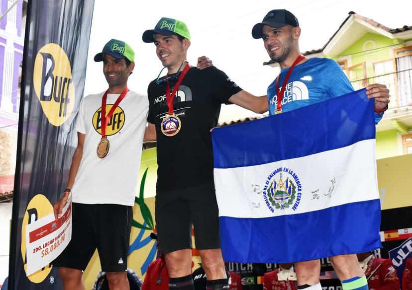 Más de 800 corren el Ultra Trail en Tlatlauquitepec