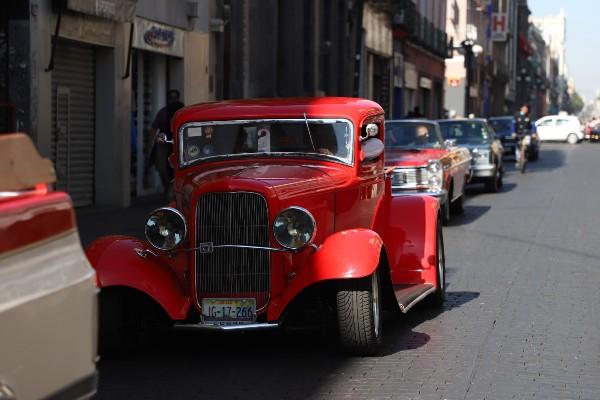 Una belleza Desfile de Autos Antiguos