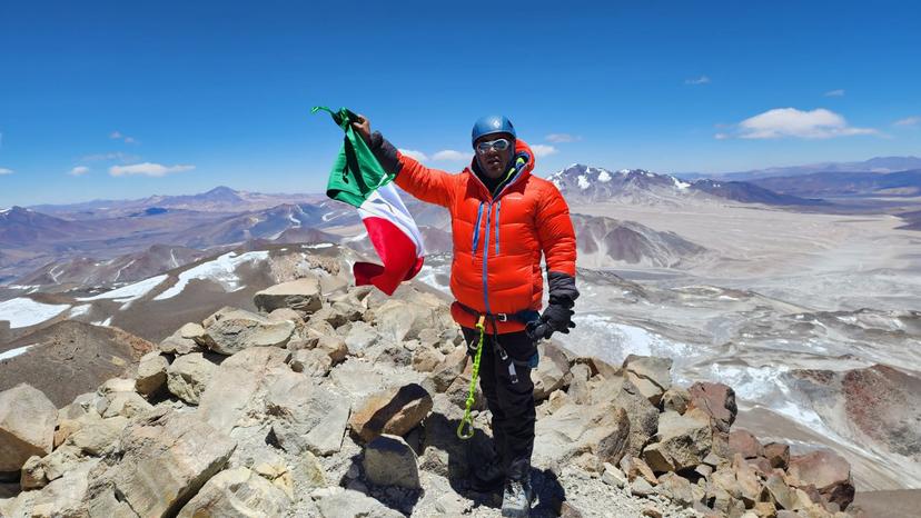 Originario de Tecamachalco termina su travesía por la Cordillera de los Andes