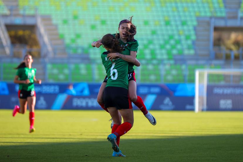 VIDEO Chicas poderosas, México va por el oro en futbol femenil