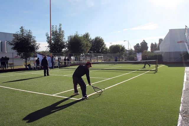 Rehabilita comuna cancha de tenis en Unidad Deportiva San Pedro