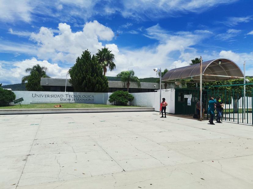 Sin agua, sanitarios de la Universidad Tecnológica de Izúcar