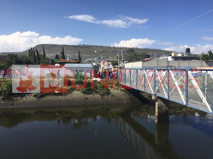 Hallan cadáver flotando en el canal de Tecamachalco​