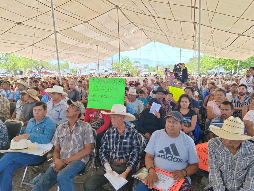 En Jolalpan alrededor de 200 campesinos recibieron semilla de sorgo  