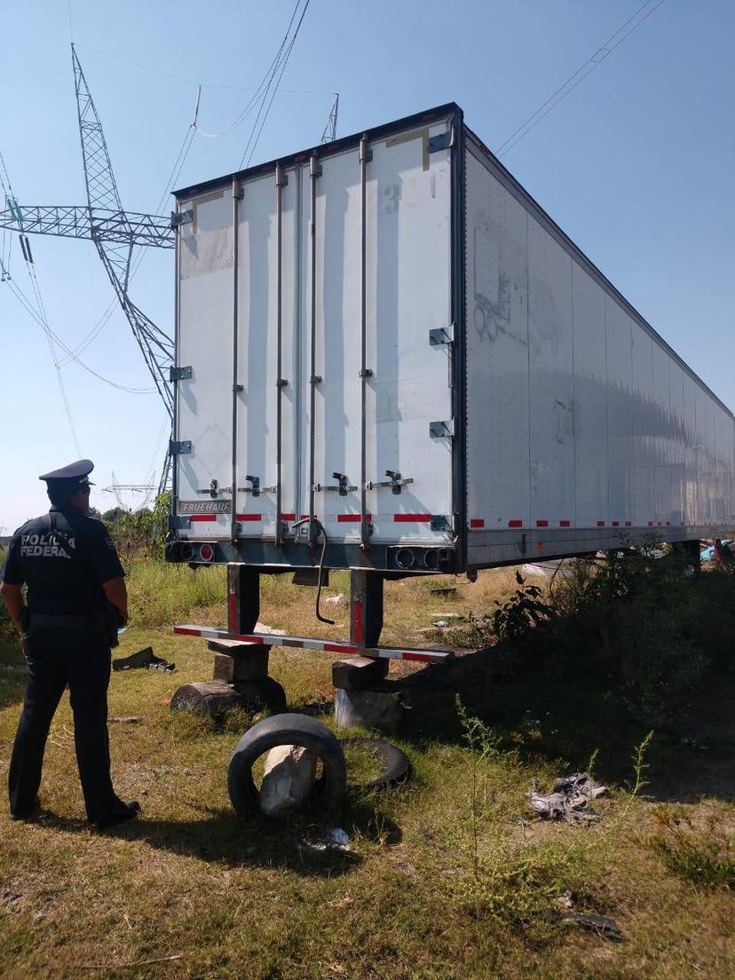 Hallan bodega con remolques robados, en Acatzingo