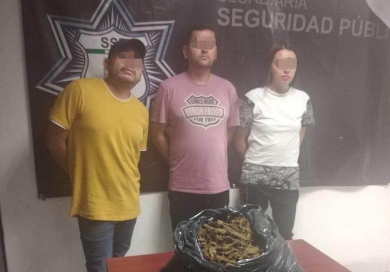 Los detienen con tres kilos de mariguana en Forjadores