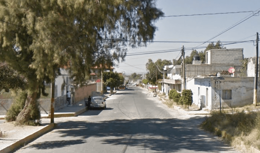 Frente a escuela, encapuchados asaltan a mujer en Tecamachalco