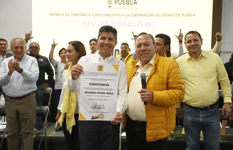 Entrega CEN del PRD constancia a Lalo Rivera como candidato en Puebla