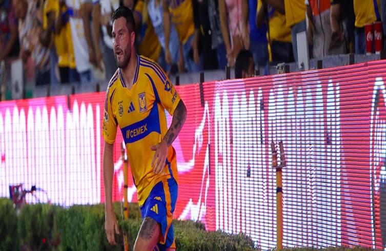 VIDEO Histórico gol de Gignac en el empate de Tigres contra León