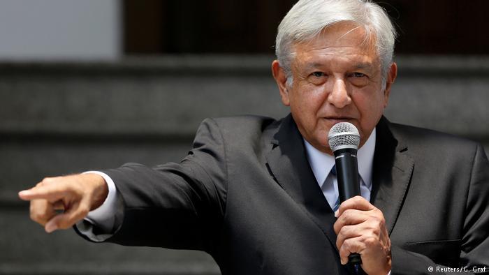 AMLO dice que no habrá nepotismo ni influyentismo 