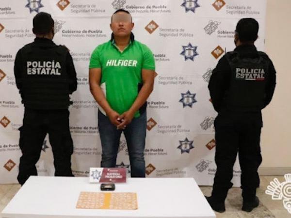 Detienen a líder de robo de autopartes de la 46 Poniente en Puebla; iba en su Mercedes