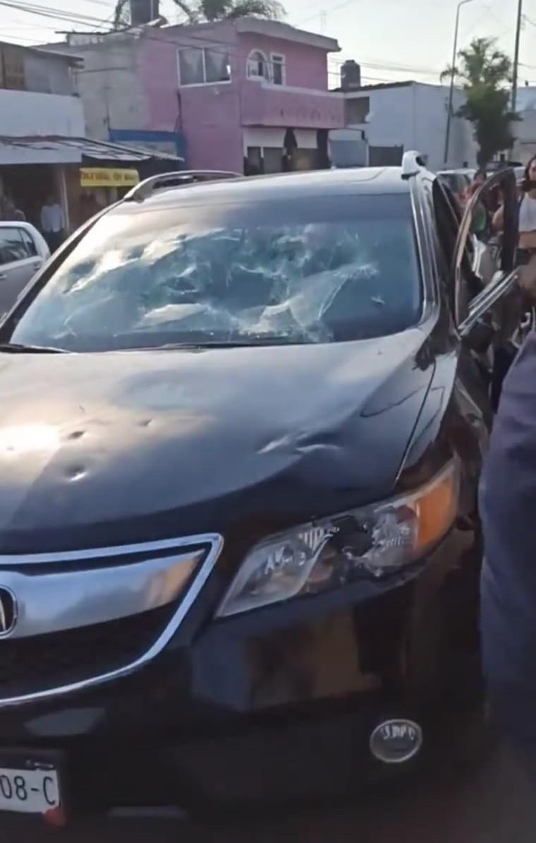 VIDEO Conductor de camioneta arroja su vehículo a ciclistas