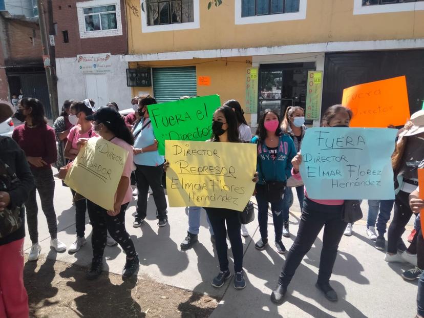 Exigen destitución del director de telesecundaria Marco de Gante en Cholula