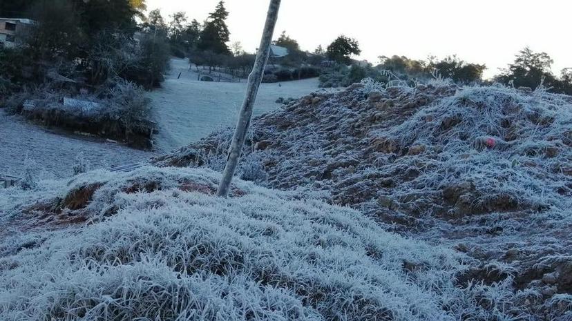 Frente frío congela los campos de Huauchinango