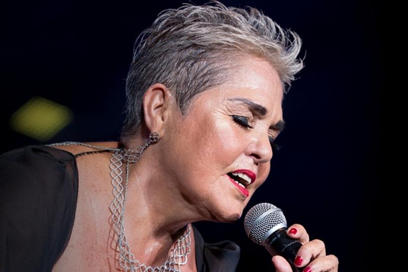 La "Leona dormida" le canta a las Mamás en el zócalo de la CDMX 