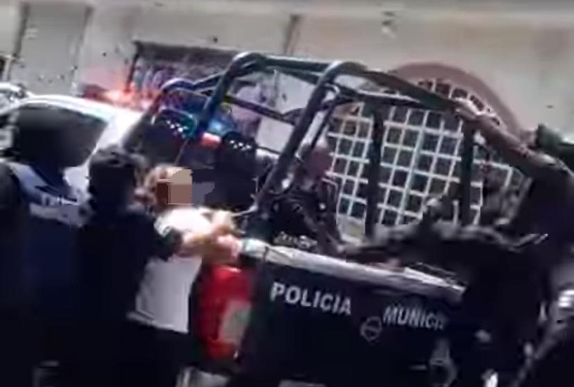 Aseguran a sujetos con presunta droga y armas de fuego en Texmelucan