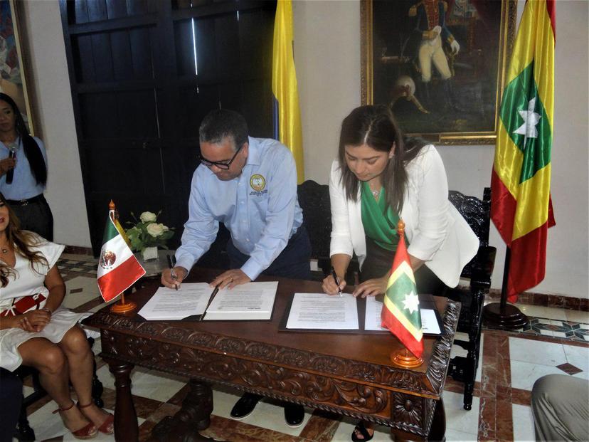 Firman convenio de cooperación entre Puebla y Cartagena