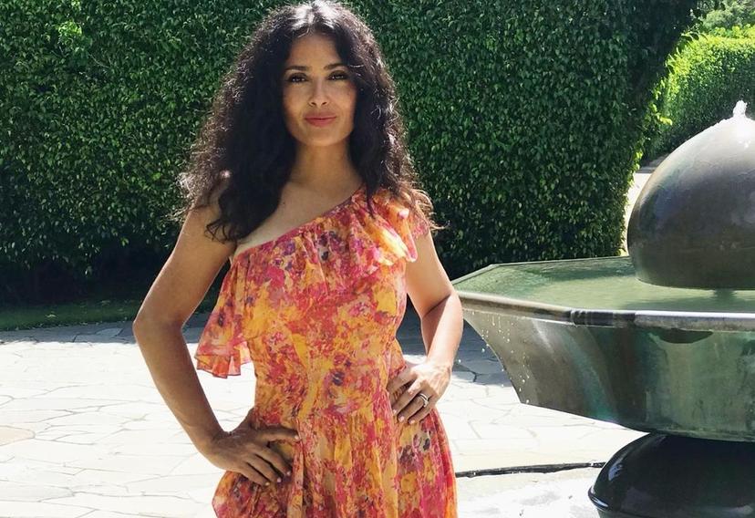 Sorprende Salma Hayeck con su vestido en Berlín