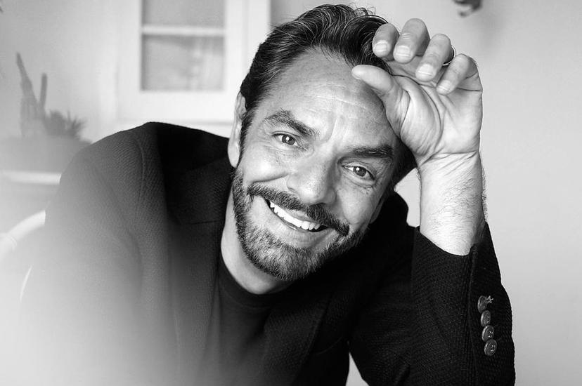 Eugenio Derbez recibe serenata de su esposa