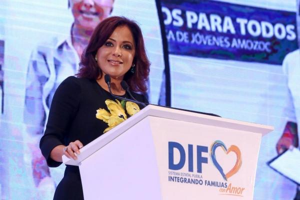 Un privilegio servir a Puebla, afirma Dinorah López de Gali