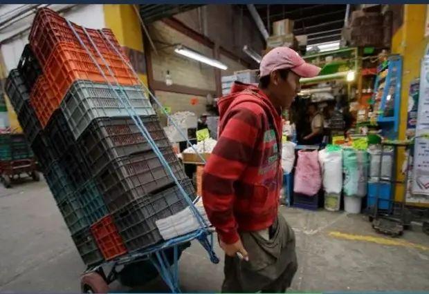 Sigue el caos en la Central de Abasto por falta de agua