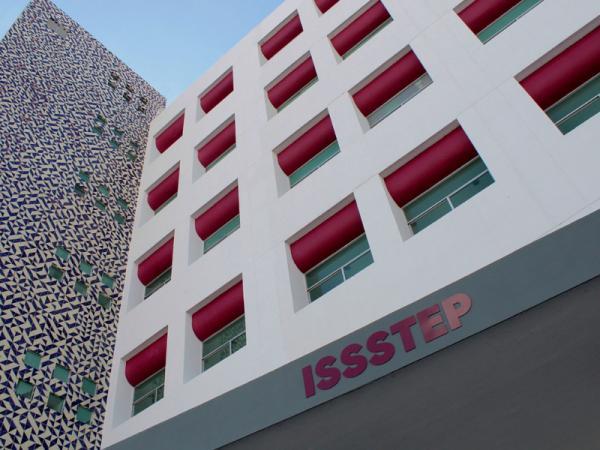 Existe retraso de 7 años en pago de pensiones trabajadores del ISSSTEP: Godina