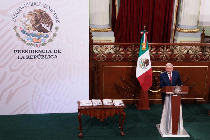 VIDEO Presenta López Obrador 20 reformas constitucionales